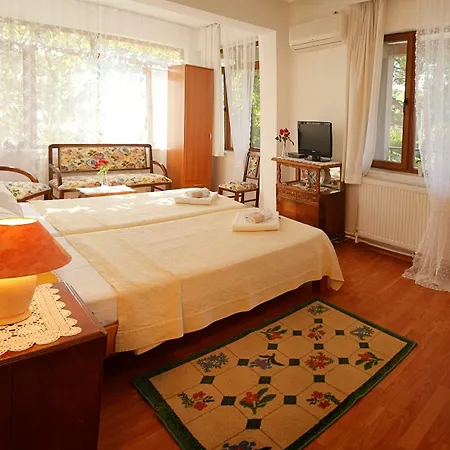 Gunebakan Taliani 3*