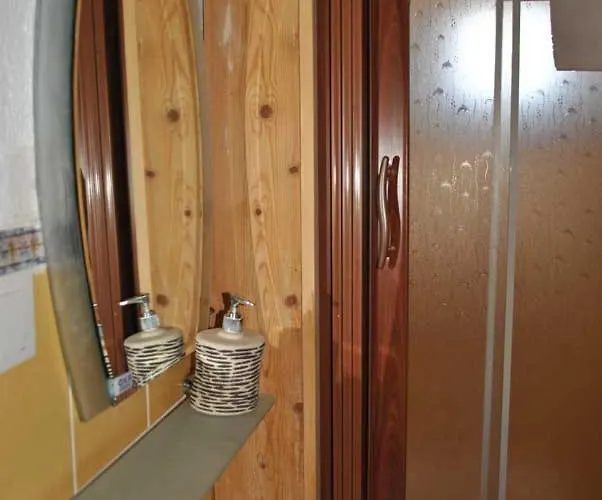 Gunebakan Taliani فندق