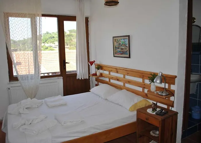 Gunebakan Taliani فندق Ayvalı