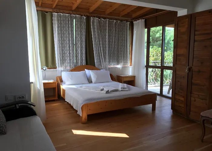 Gunebakan Taliani فندق