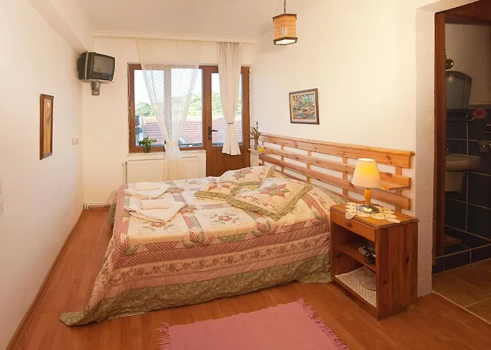 Gunebakan Taliani Ayvalı